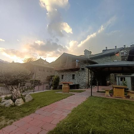 Le Temps Retrouve - Casa Tipica Con Giardino Vila Villeneuve Exterior foto