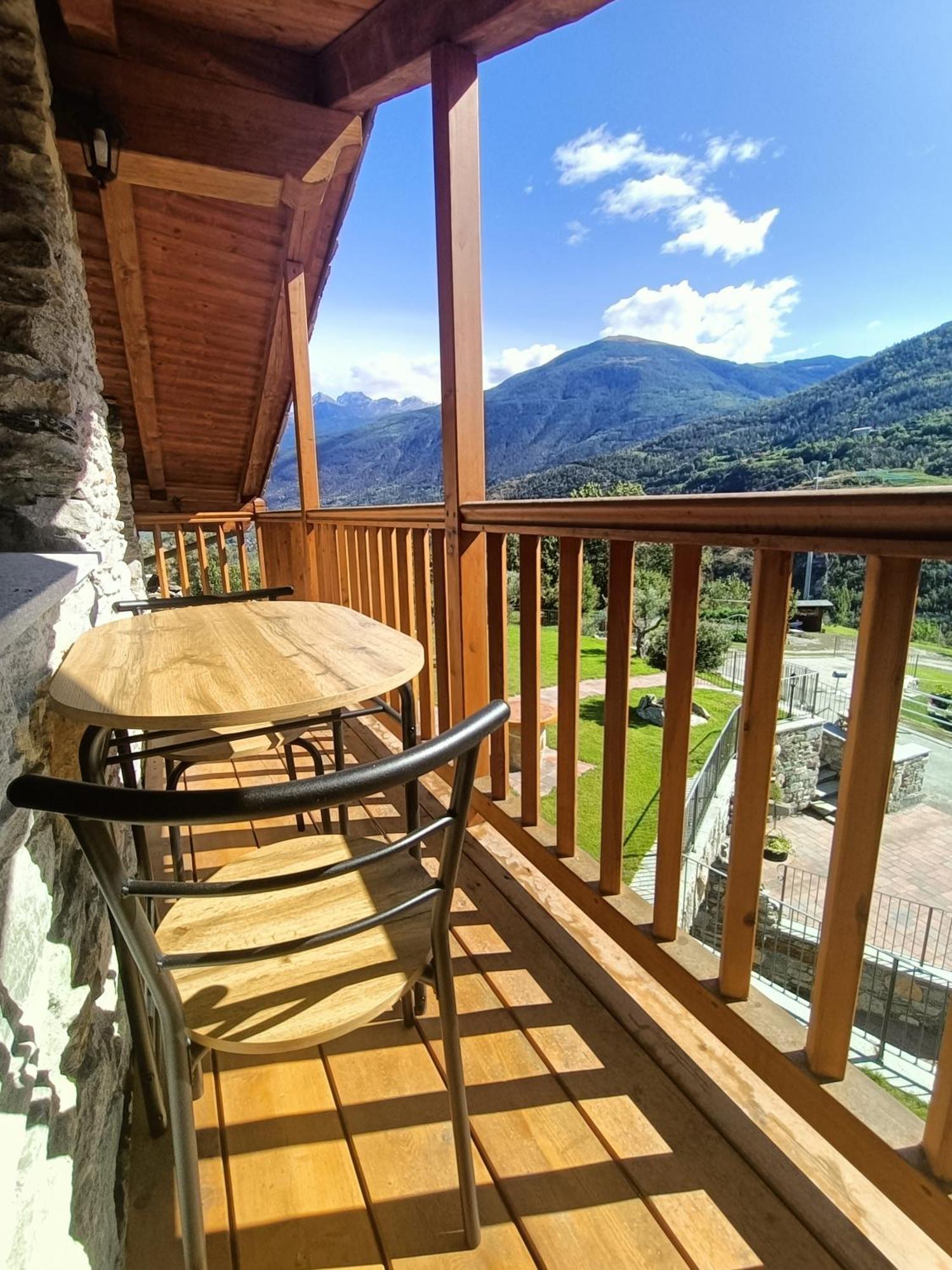 Le Temps Retrouve - Casa Tipica Con Giardino Vila Villeneuve Exterior foto